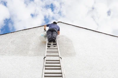 Peinture extérieure à Gilles — façades et ravalement